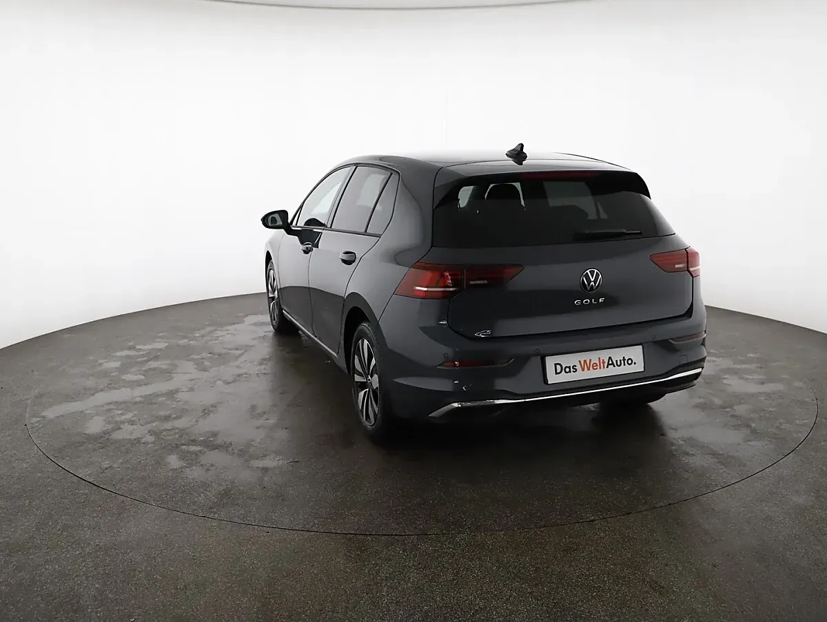 Volkswagen Golf 2024 photo 2