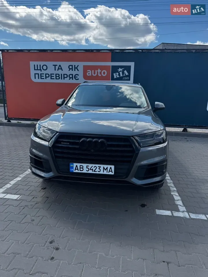 Audi Q7 2016 photo 2