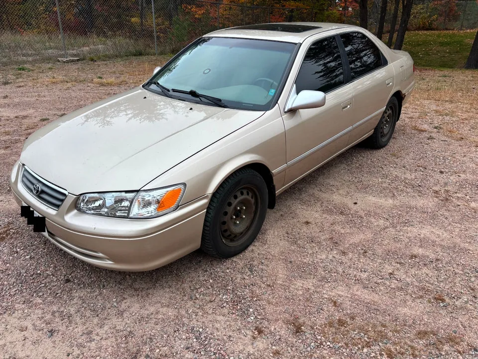 Toyota Camry 2000 photo 2
