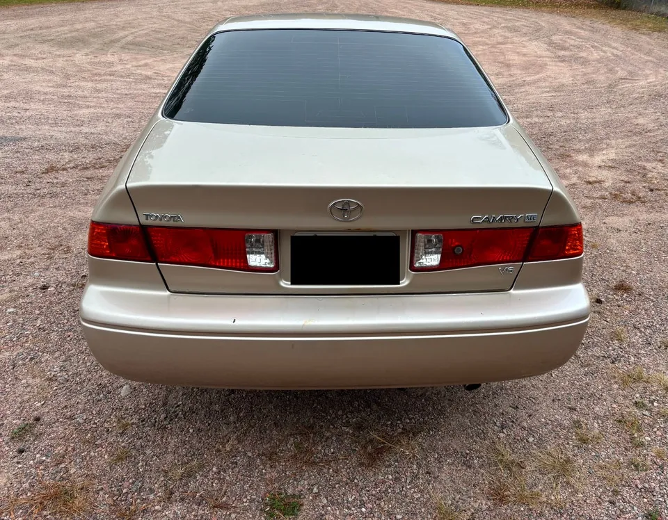 Toyota Camry 2000 photo 4