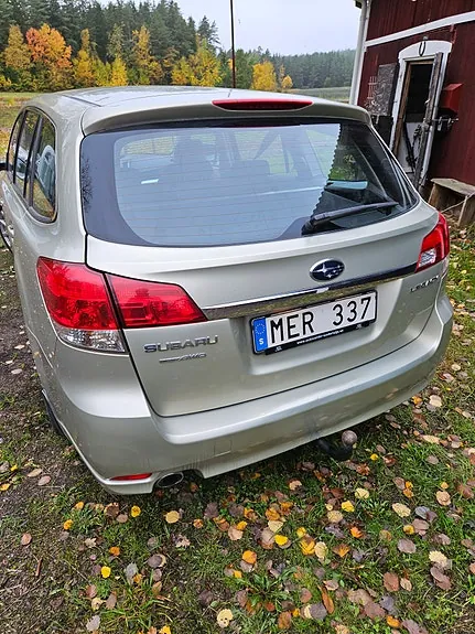 Subaru Legacy 2011 photo 4