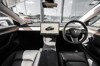 Tesla Model 3 2022 photo 3