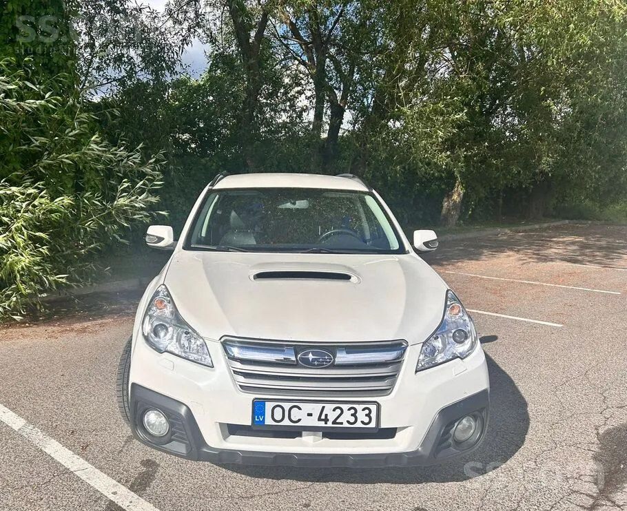 Subaru Outback 2015 photo 2