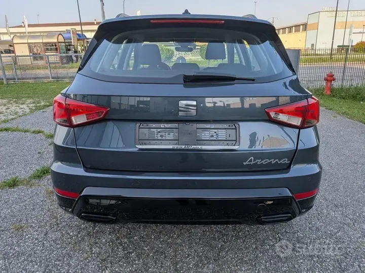 Seat Arona 2024 photo 3