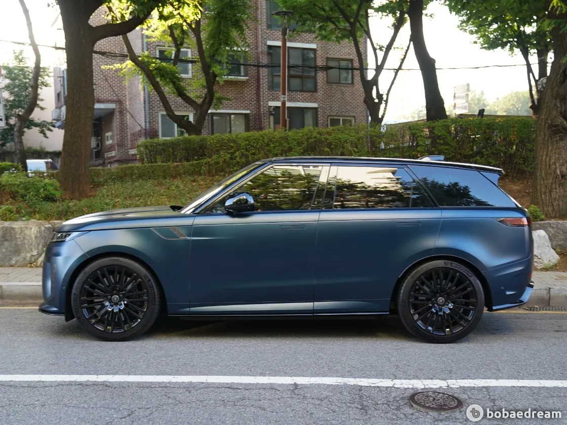 Land Rover Range Rover Sport 2025 photo 2