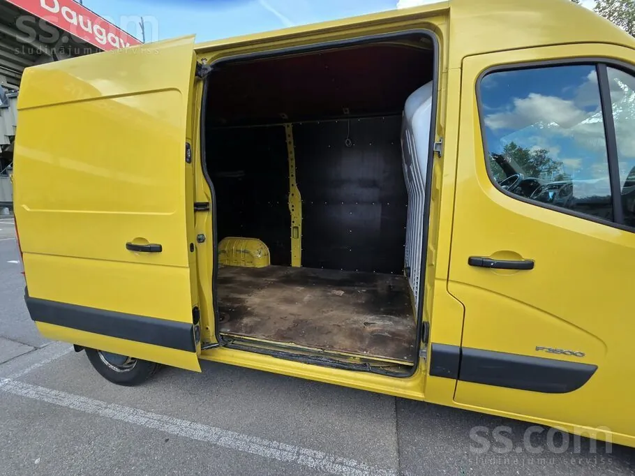 Renault Master 2011 photo 2