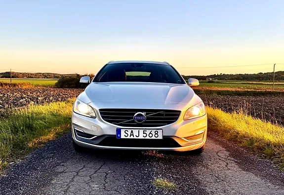 Volvo V60 2015 photo 3