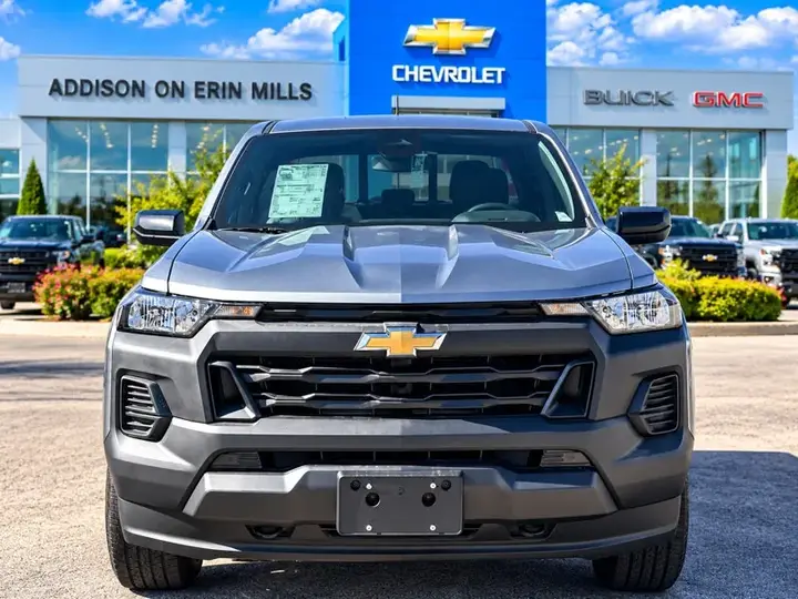 Chevrolet Colorado 2026 photo 2