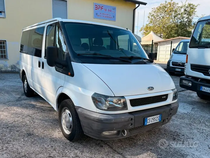 Ford Transit 2004 photo 2