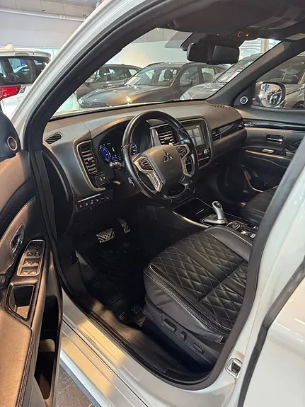 Mitsubishi Outlander 2020 photo 2