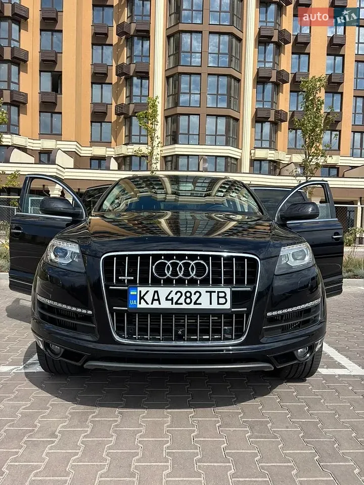 Audi Q7 2013 photo 4