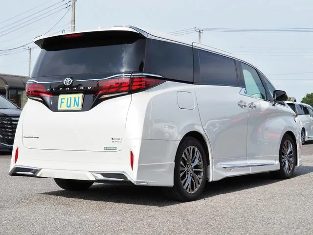 Toyota Alphard Phev 2025 photo 5