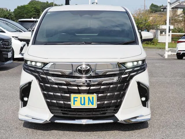 Toyota Alphard Phev 2025 photo 2