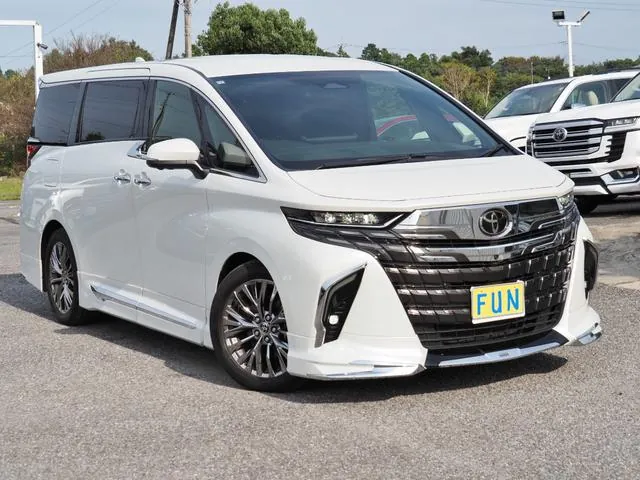 Toyota Alphard Phev 2025 photo 3