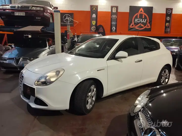 Alfa Romeo Giulietta 2011 photo 5