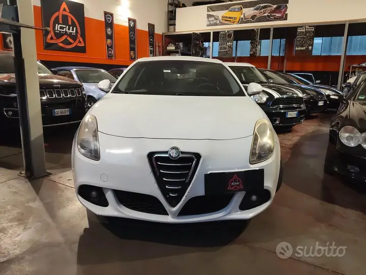 Alfa Romeo Giulietta 2011 photo 3