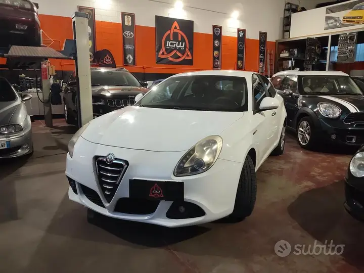 Alfa Romeo Giulietta 2011 photo 2