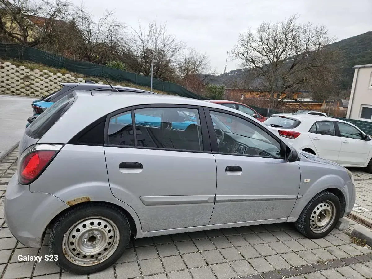 Kia Rio 2010 photo 2