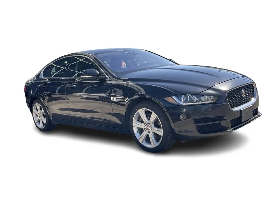 Jaguar Xe 2018 photo 4