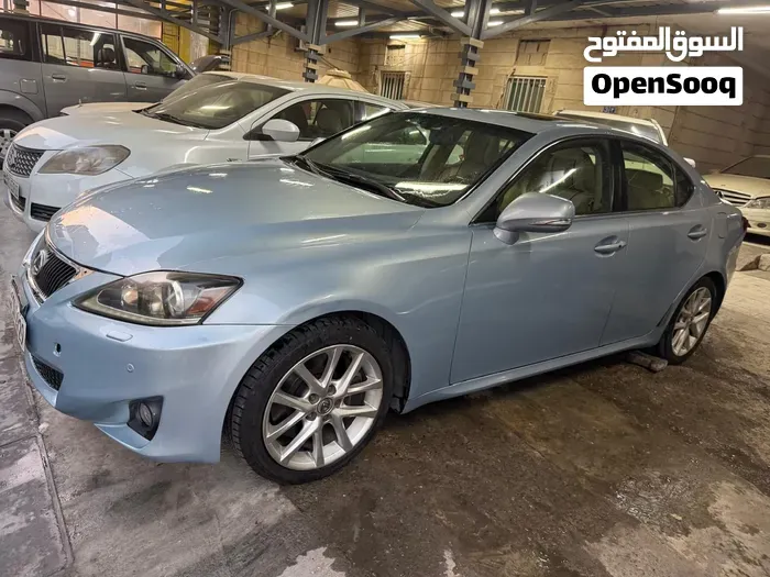 Lexus Is 2011 photo 2