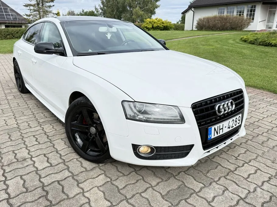 Audi A5 2010 photo 2