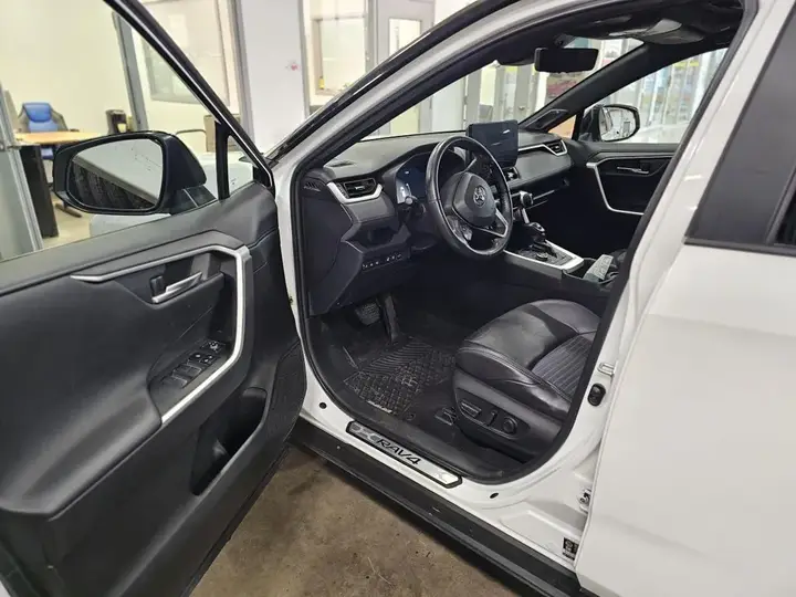 Toyota Rav4 2023 photo 4