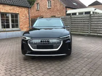 Audi Q8 photo 2