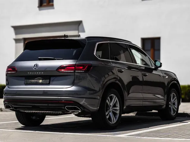 Volkswagen Touareg 2022 photo 3