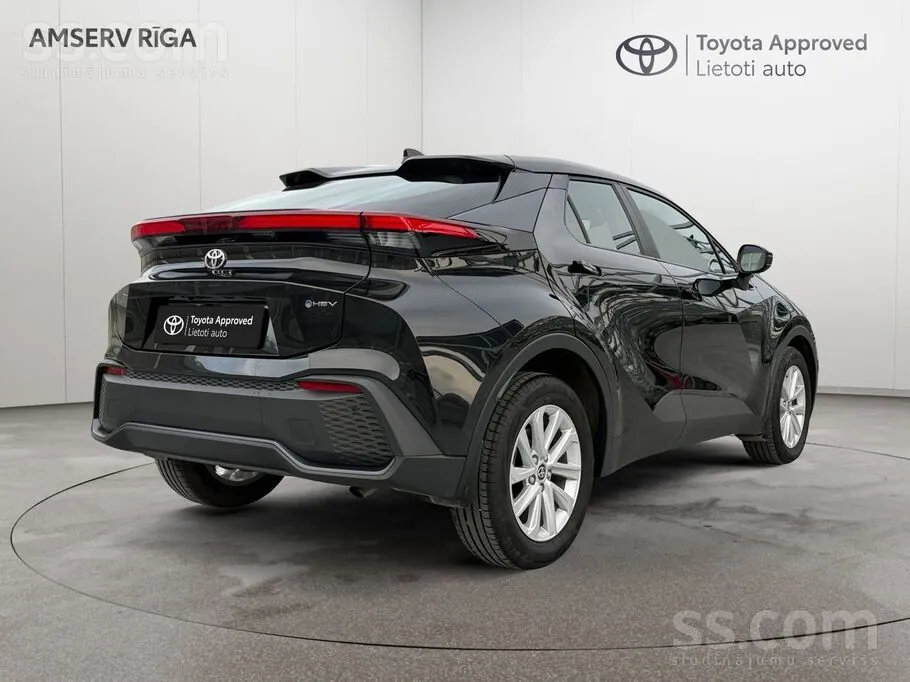 Toyota C-Hr 2025 photo 2