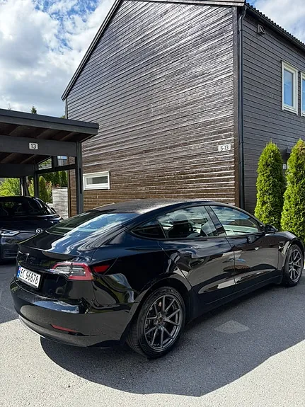 Tesla Model 3 2021 photo 3