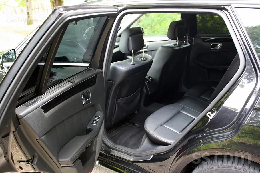 Mercedes-Benz E200 2010 photo 5