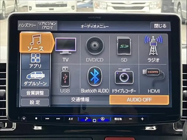 Toyota Hiace 2023 photo 2