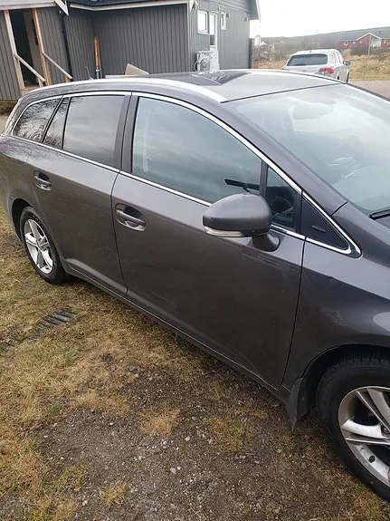 Toyota Avensis 2014 photo 3