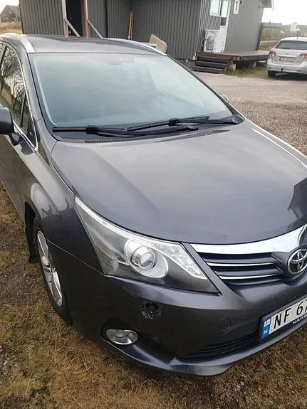 Toyota Avensis 2014 photo 2