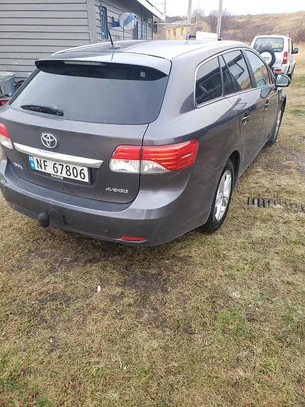 Toyota Avensis 2014 photo 4