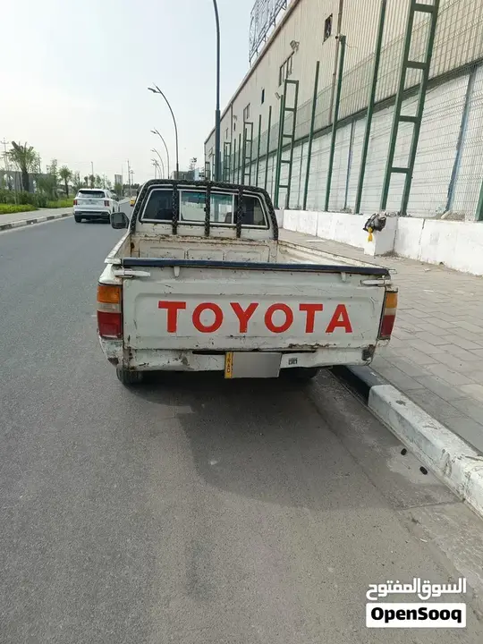 Toyota Hilux 1996 photo 2