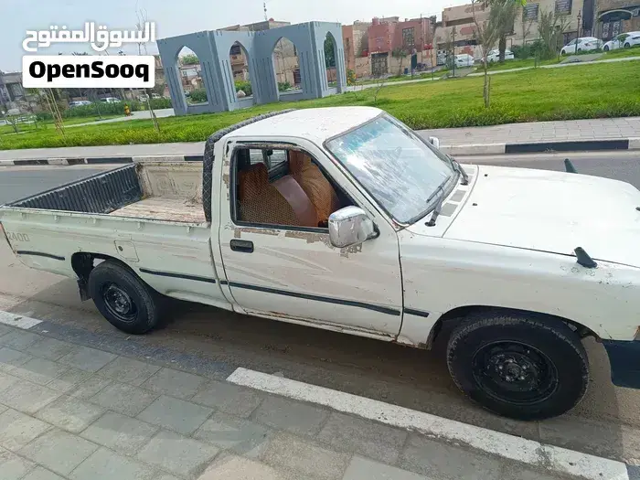 Toyota Hilux 1996 photo 3