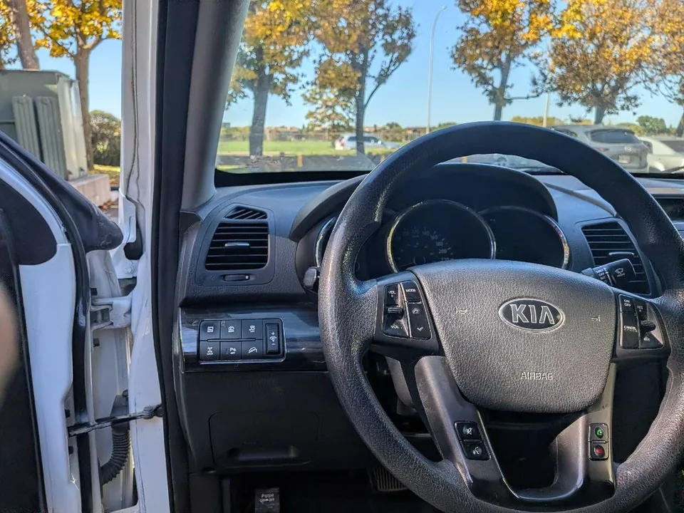 Kia Sorento 2013 photo 3