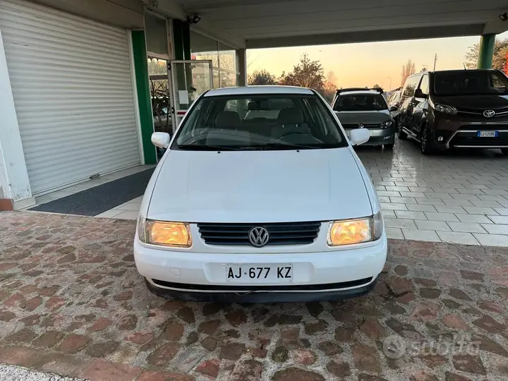 Volkswagen Polo 1995 photo 2