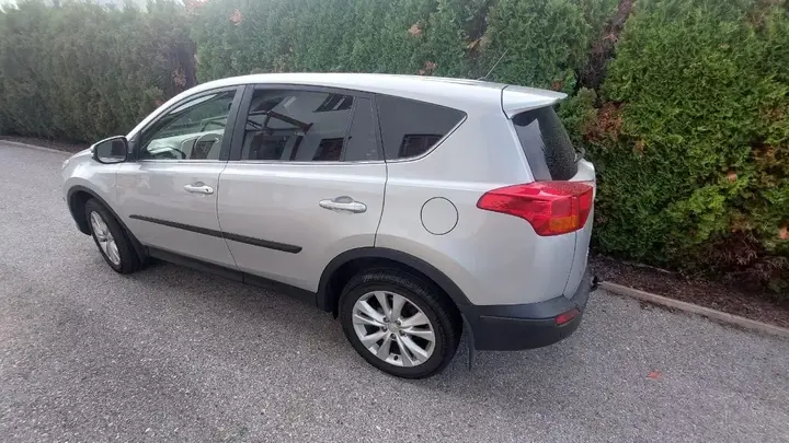 Toyota Rav4 2013 photo 2