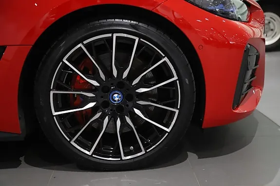 BMW I4 2024 photo 5