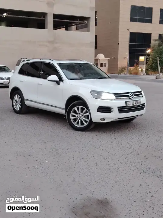 Volkswagen Touareg 2012 photo 2
