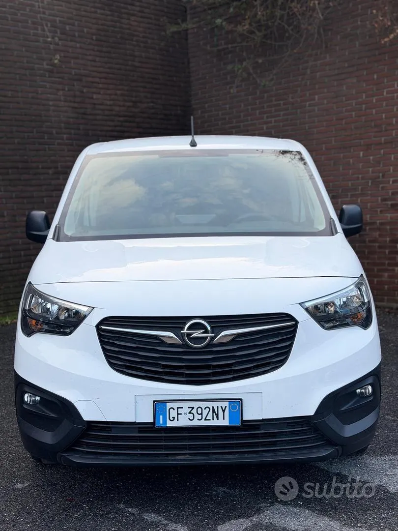 Opel Combo 2022 photo 2