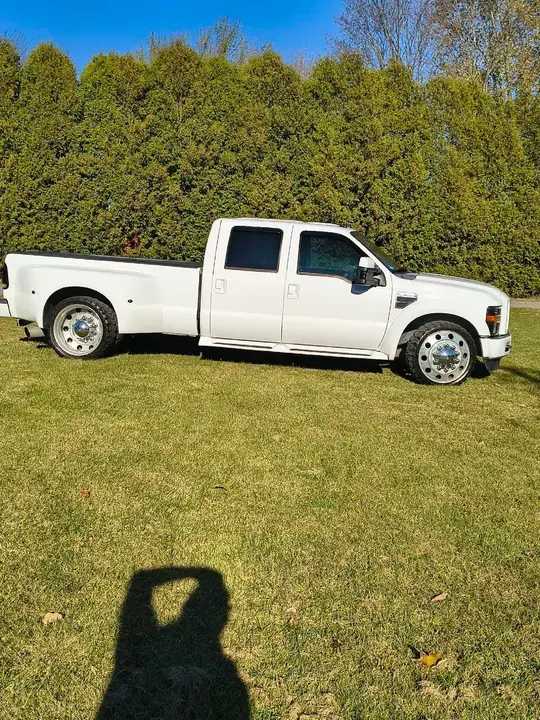 Ford F350 2028 photo 2