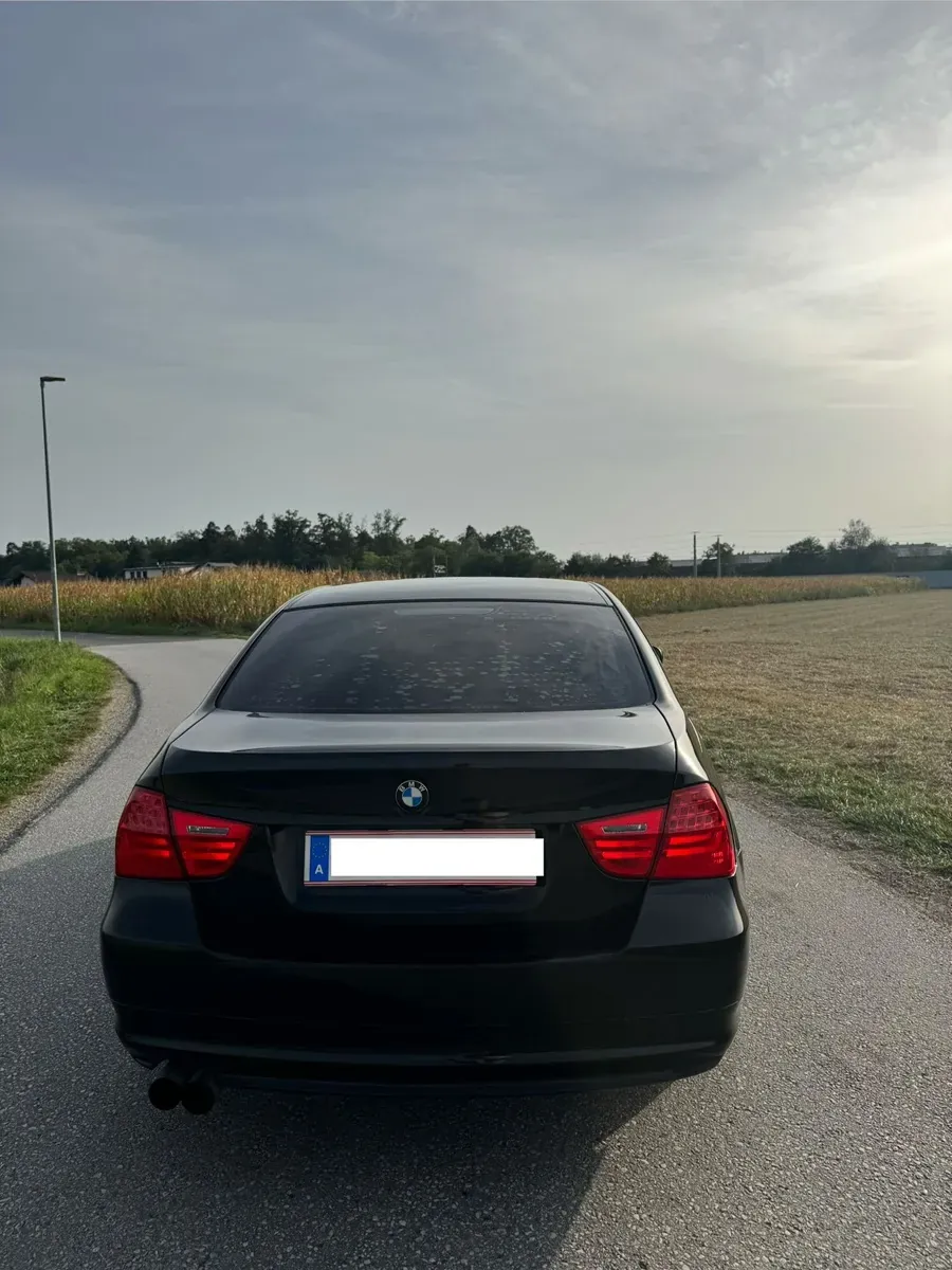 BMW 3 Series 2009 photo 3