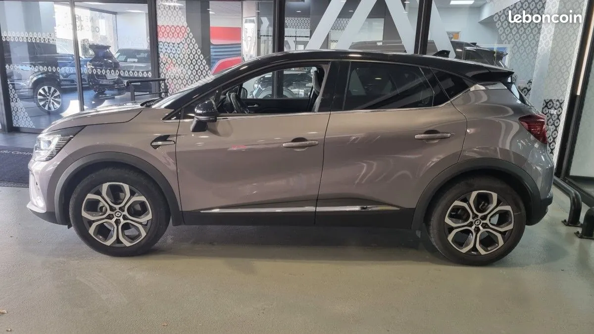 Renault Captur 2022 photo 2