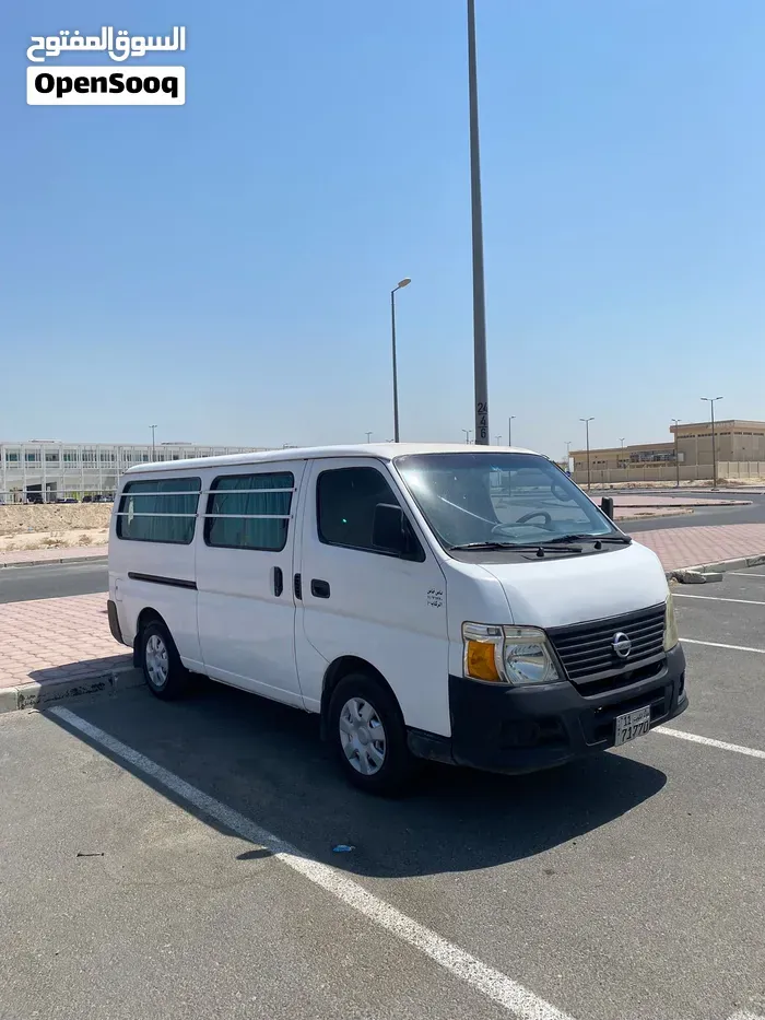 Nissan Urvan 2012 photo 5