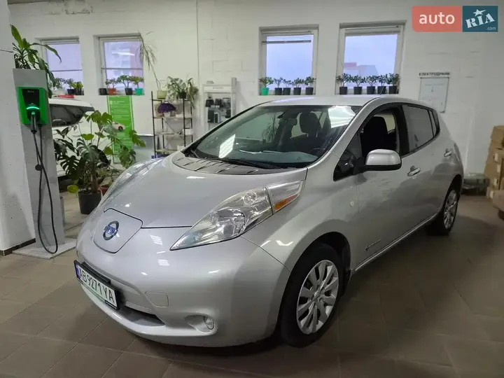 Nissan Leaf 2015 photo 2