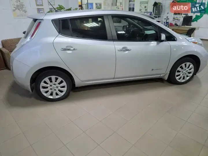Nissan Leaf 2015 photo 4