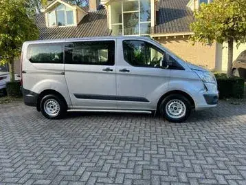 Ford Tourneo Custom 2017 photo 2